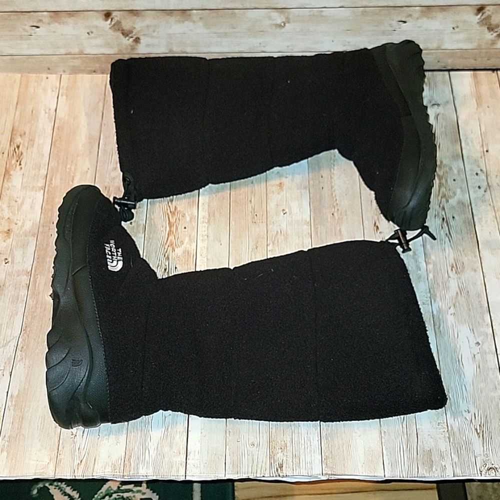 North face moon boots